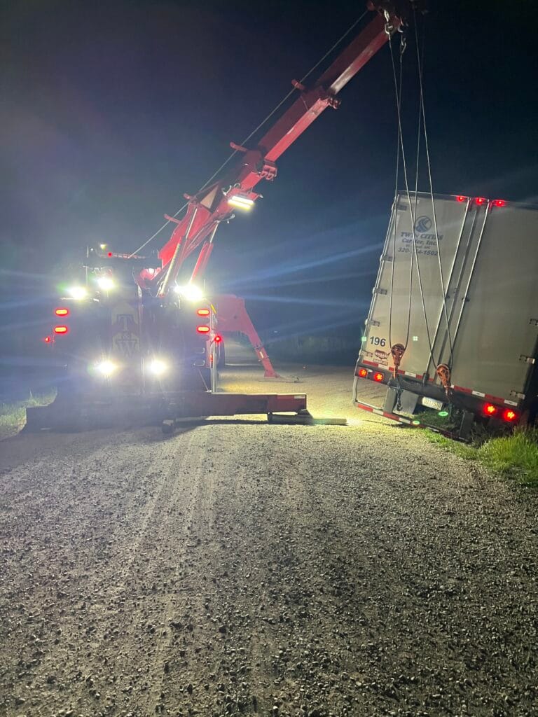 Off road recovery truck